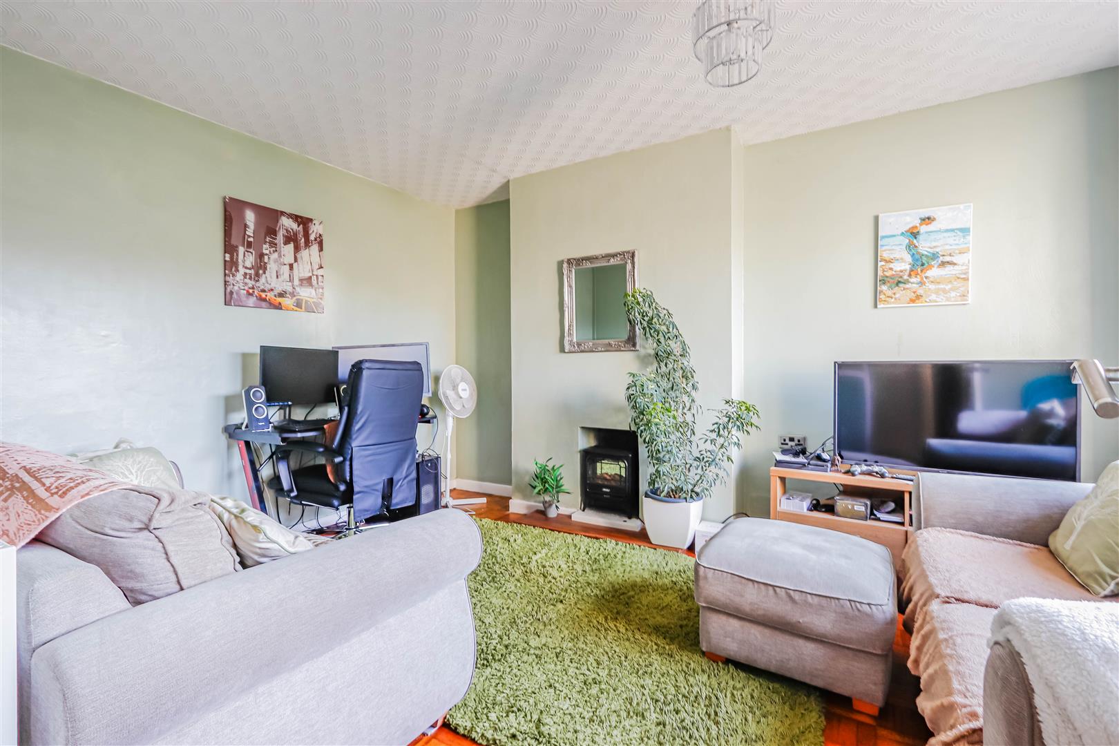 Heathfield Drive, Barry — photograph 3